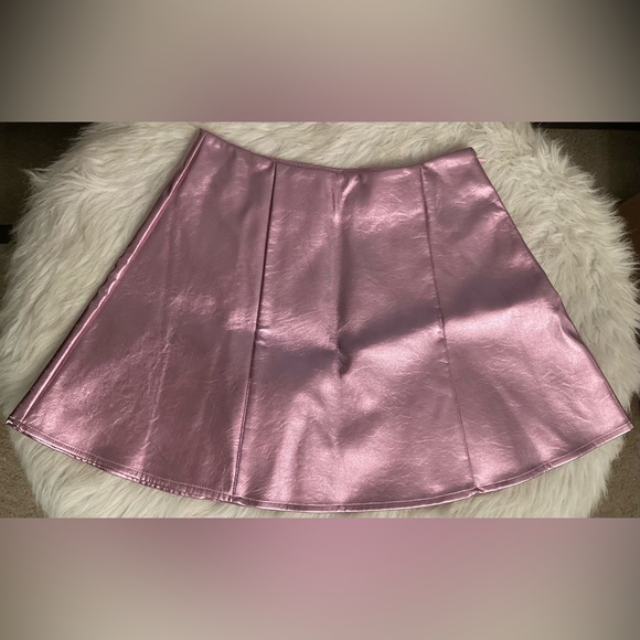 Cabana by Crown & Ivy Metallic Skirt - Picture 3 of 5